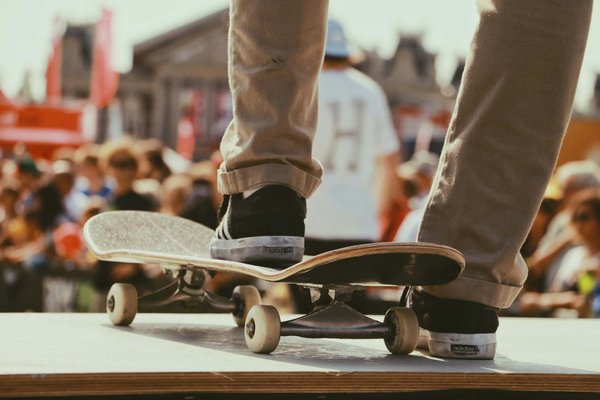 Quels types d'exercices de proprioception sont les plus bénéfiques pour les skateurs?